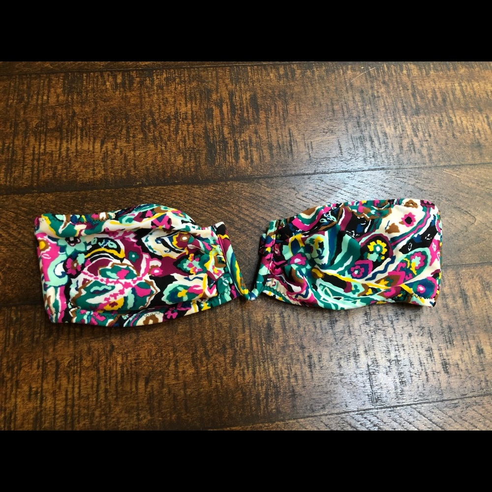 Discontinued sexy Volcom walk about bikini top